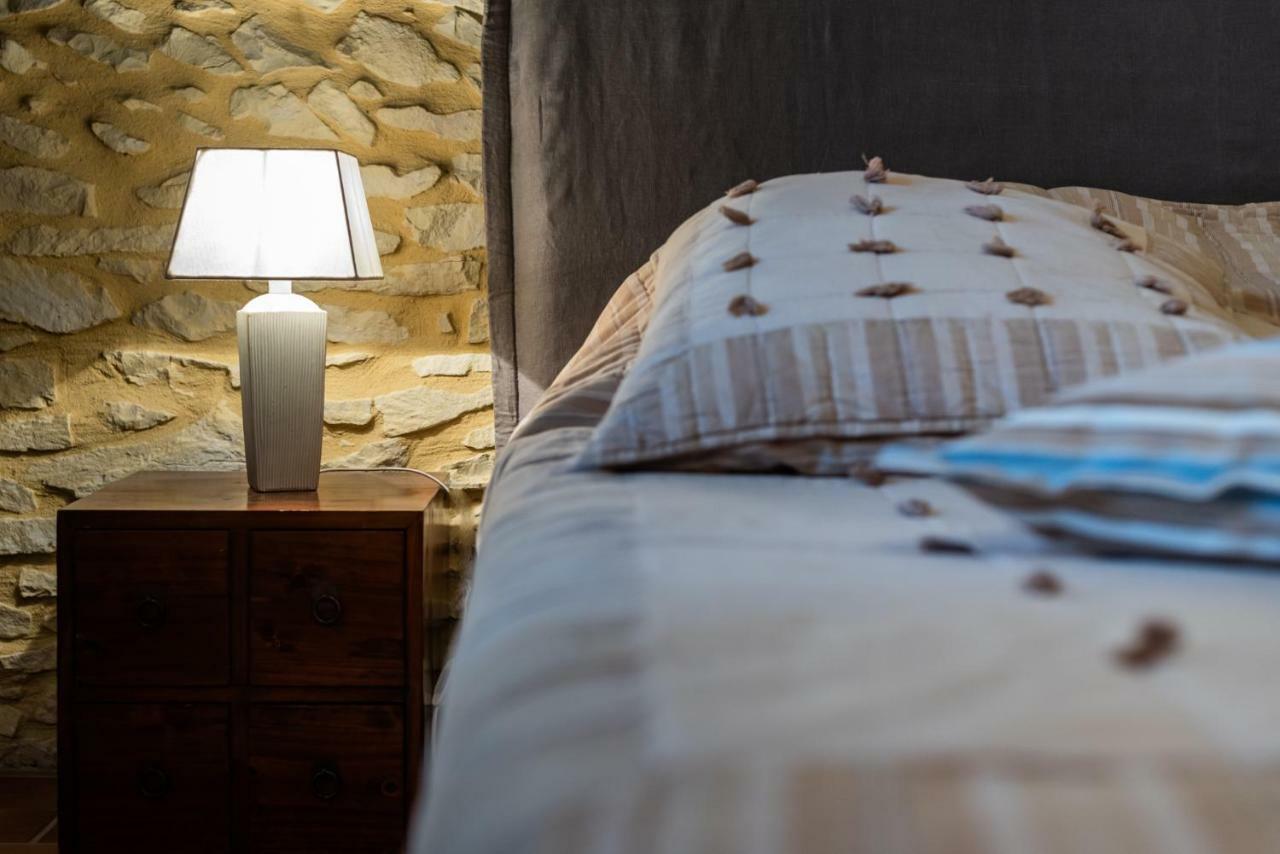 Bed and Breakfast Mas de l'arrivette Saint-Geniès-de-Comolas Esterno foto